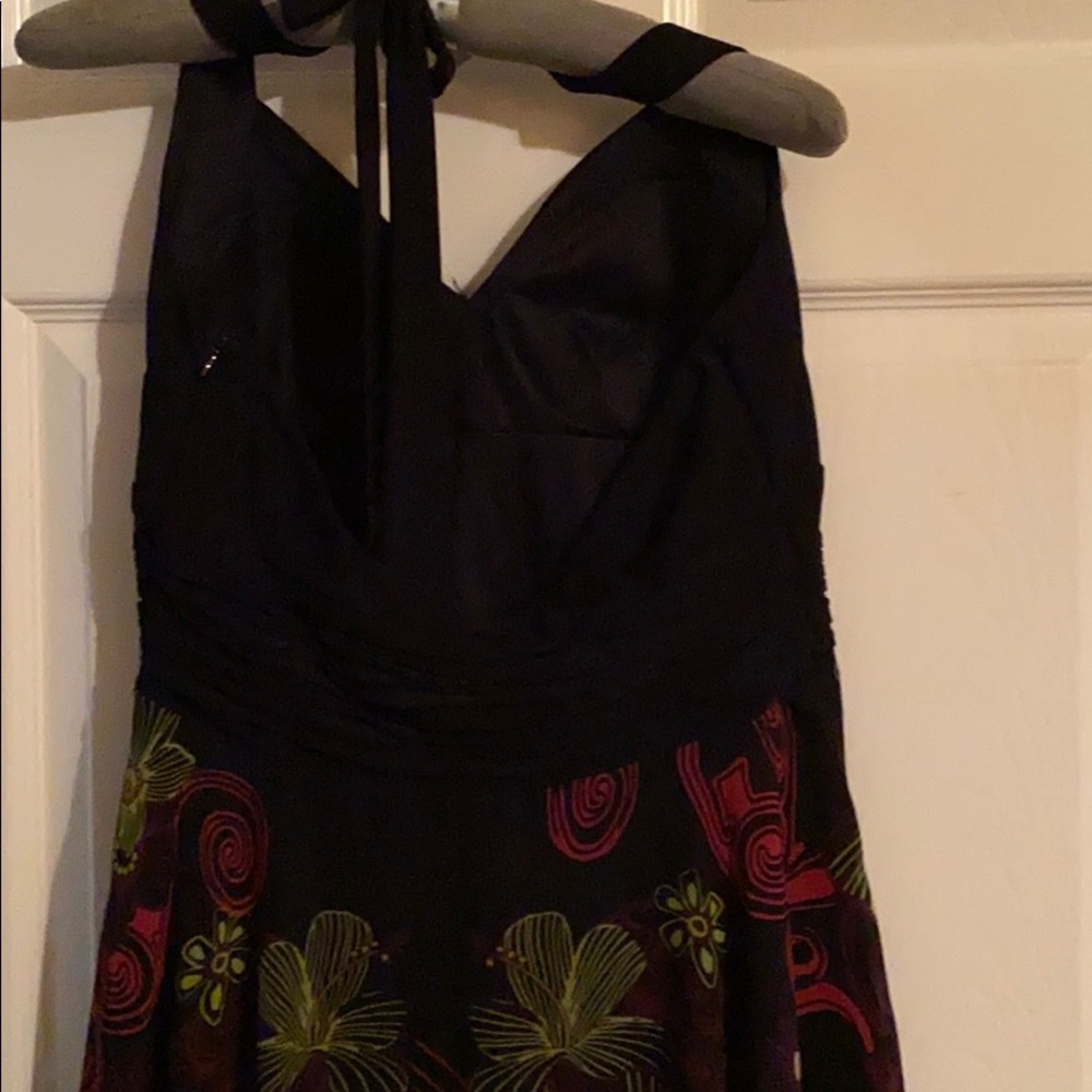 Dress (flowered) - Picture 3 of 3